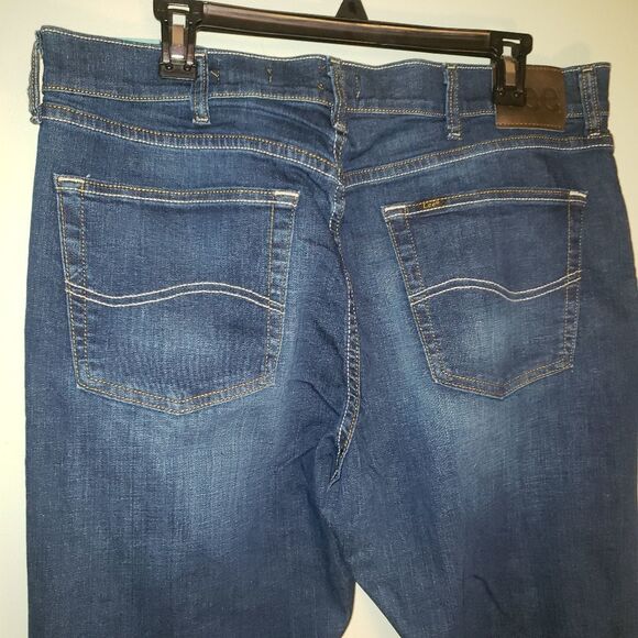 Lee Men’s W36 L32 Premium Flex Classic Fit Straight Jeans Stretch Denim — NWT - Picture 5 of 9